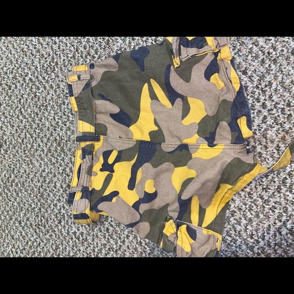 Camouflage shorts - Picture 1 of 3